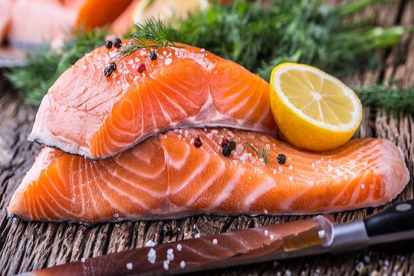 Cá cung cấp axit béo Omega-3 và chất sắt.